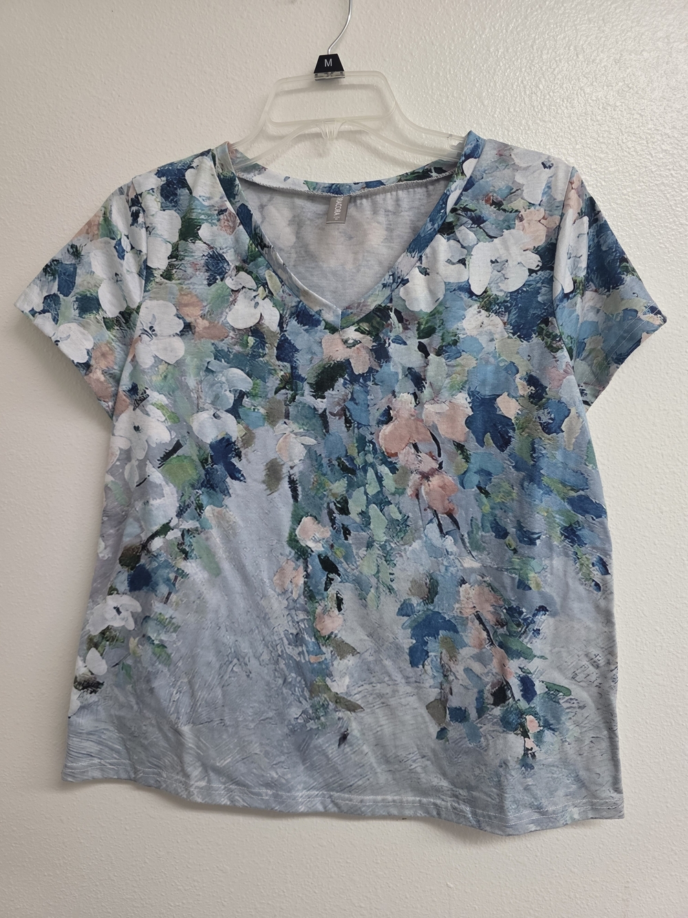Floral Painterly V-Neck Short Sleeve Tee - Light Blue Multi (0491)